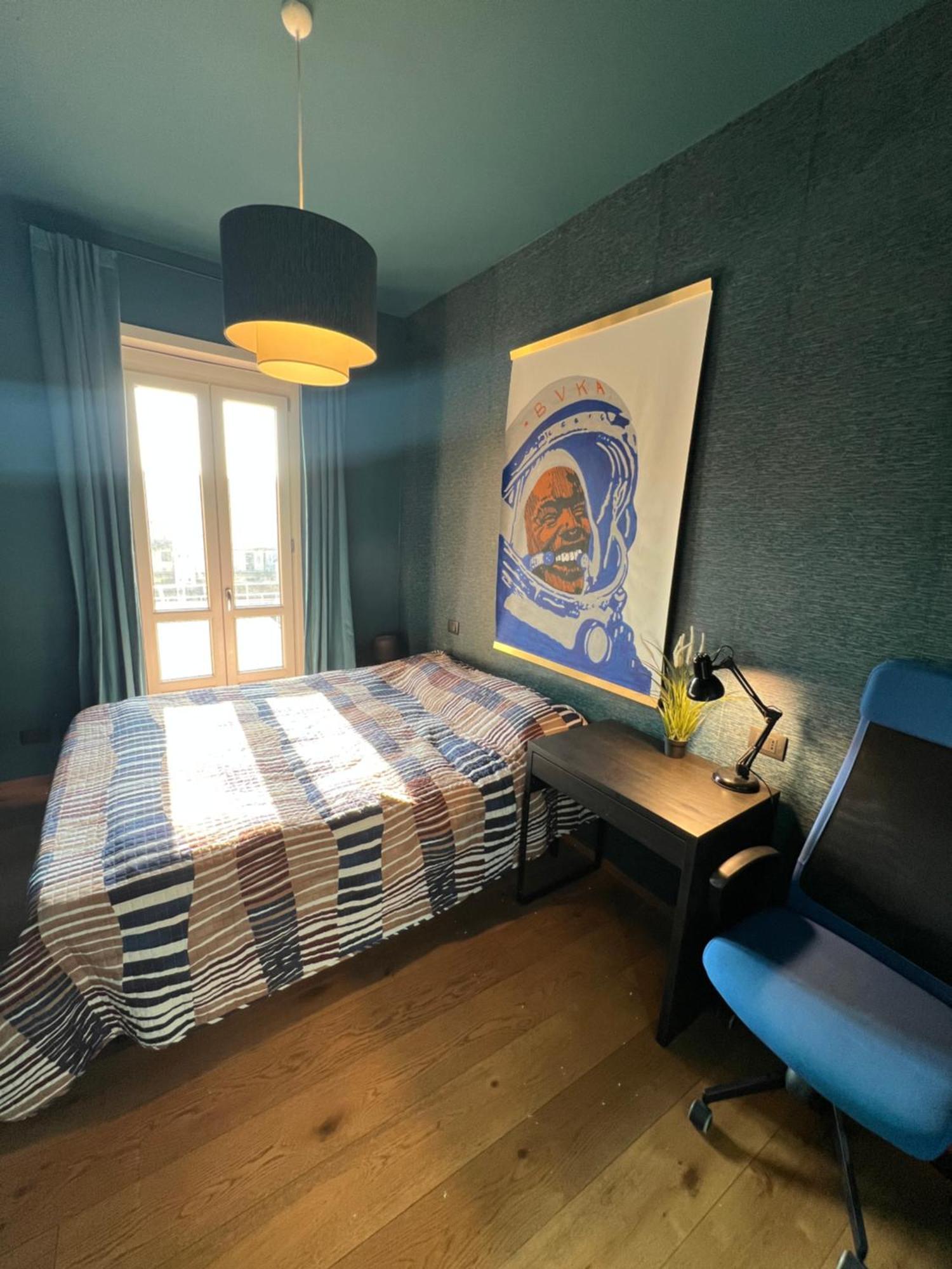 Room With Private Balcony On The Dora River Торино Екстериор снимка