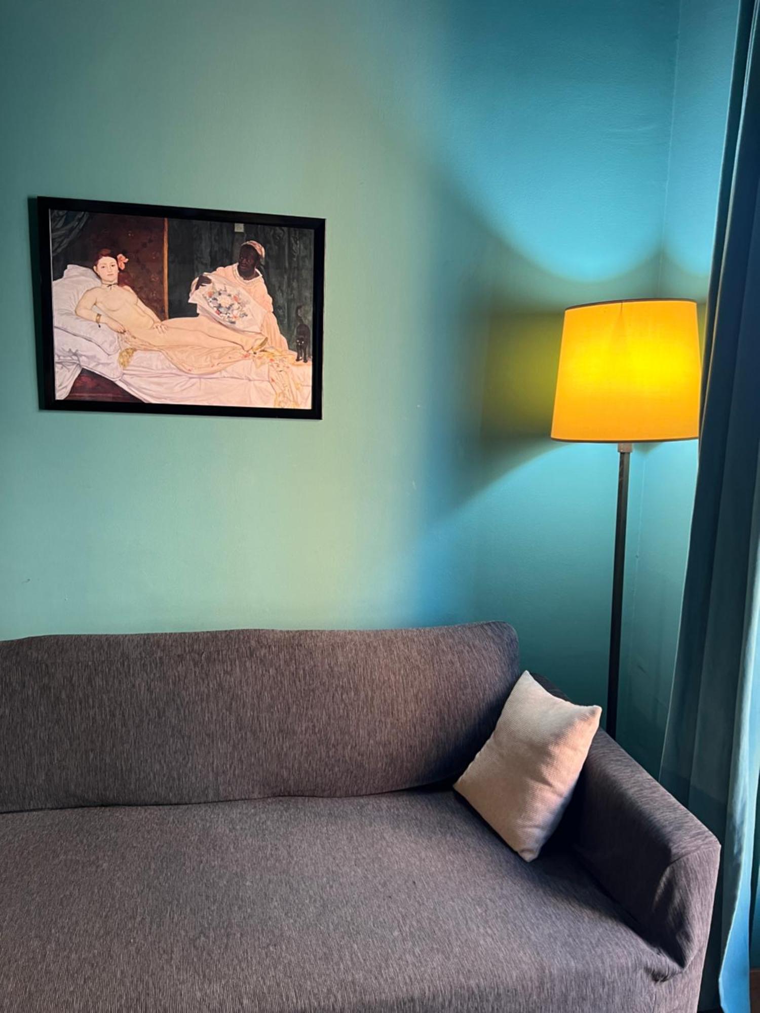 Room With Private Balcony On The Dora River Торино Екстериор снимка